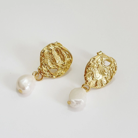 Pendientes De Perlas Barrocas Artificiales Con Poste De Plata De Ley 925 Disco Dorado Irregular Martillado Estilo Vintage Francés