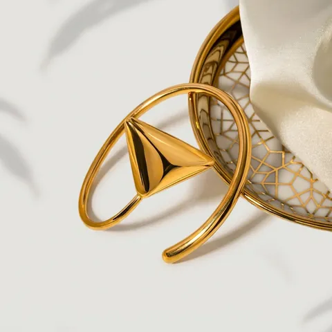 Minimalist 18K Gold Plated Stainless Steel Open Cuff Bracelet With Large 3D Geometric Triangle Pyramid Designer Jewelry For Women