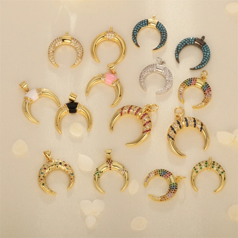 Colgantes Cuerno Luna Creciente Cobre Chapado En Oro Con Circón Esmalte Concha DIY Joyería Charms Accesorios