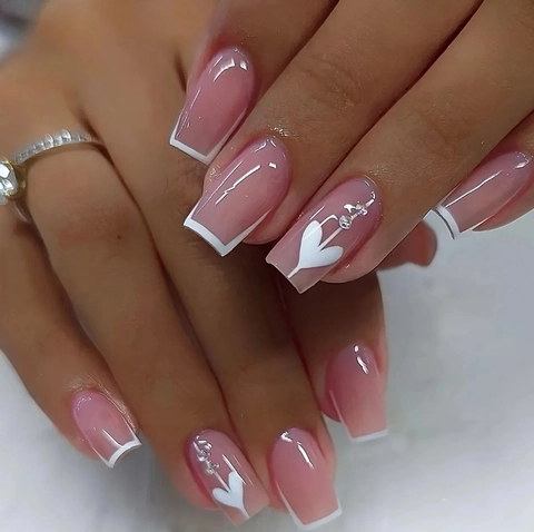 Faux Ongles Press On Style Français Nude Coeur Blanc Strass Carrés Ongles Artificiels Pointes Pour Femmes