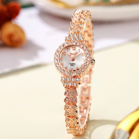 Reloj de Cuarzo de Lujo con Diamantes de Imitación para Mujer Correa Elegante Forma de Hoja Esfera Redonda Analógico Joyería Regalo