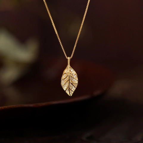 Elegante Gouden Blad Hanger Ketting Vrouwen Strass Titanium Staal Koper Box O Lip Ketting Modieuze Sleutelbeen Ketting Sieraden