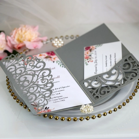 Elegant Laser Cut Wedding Invitation Cards RSVP Card Envelope Hollow Floral Artificial Pearl Paper Marriage Party Invitations
