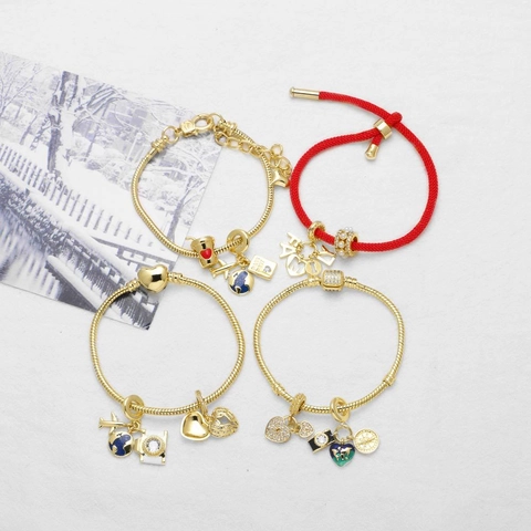 Bracciale Con Charms Catena Serpente Rame Placcato Oro 18K Tema Viaggio Aereo Passaporto Globo Zircone Smalto Moda Gioielli Donna