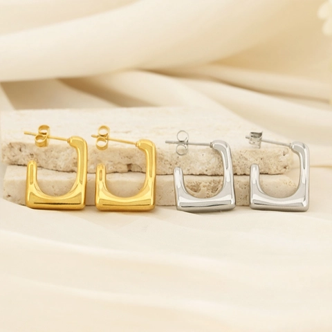 French Vintage Geometric Square Artificial Pearl Stud Earrings Titanium Steel Elegant Niche Design High End Jewelry For Women