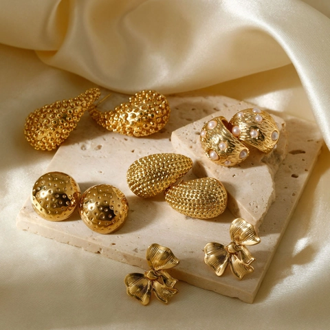 Orecchini a Cerchio Vintage in Acciaio Inossidabile Placcato Oro Geometrici Irregolari Con Perla Artificiale per Donna