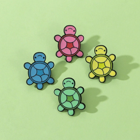 Simpatico Spilla A Tartaruga Cartone Animato Pin Smalto Colorato Distintivo Animale Per Zaino Abbigliamento Gioielli Lega