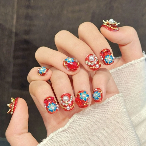 Uñas Postizas Estilo Chino Retro Brillo Rojo Con Flores Azules En Relief Perlas Artificiales Diamantes Imitación Para Mujeres Elegante Exquisito