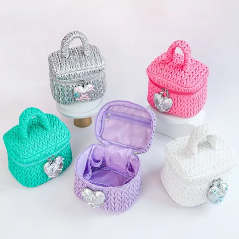 Gesteppte Kosmetiktasche Große Kapazität Reise Make-Up Organizer Mit Herzanhänger Tragbare Tasche Für Frauen Und Mädchen