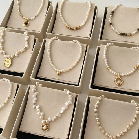Artificial Pearl Pendant Necklace French Vintage Baroque Irregular Alloy Zircon Bow Heart Elegant Clavicle Choker For Women
