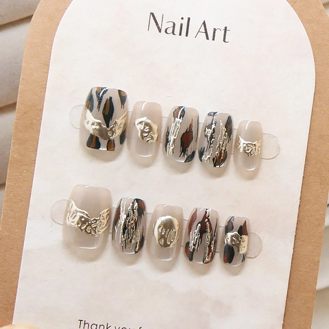 Faux Ongles Leopard Print 3D Or Métal Décor Effet Œil De Chat Court Carré Rond Fait À La Main Pour Femmes