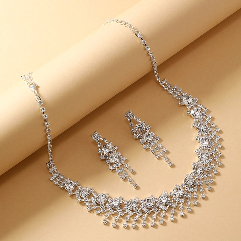 Set di Collana e Orecchini in Lega con Strass Argentati Set di Gioielli con Nappine per Matrimonio Sposa Donna Accessori per Feste
