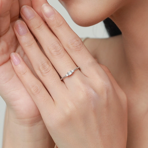 Anello In Argento Sterling 925 Fascia In Corda Intrecciata Triplo Zirconia Cubica Rotonda Gioielli Eleganti Minimalisti Per Donne