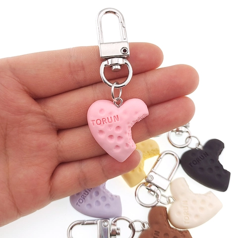 Porte-Clés Simulation De Biscuit Mordue En Forme De Coeur Résine Chocolat Fromage Pendentif Sac Coloré Mignon Accessoire