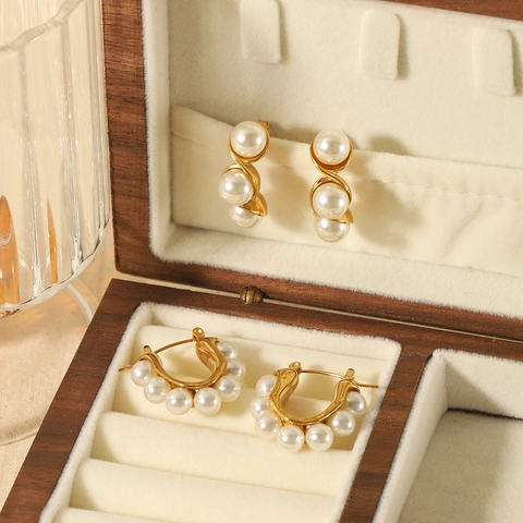 Künstliche Perlenohrringe 18K Vergoldeter Edelstahl Französischer Retro-Stil Elegante U-Förmige Gebogene Stecker Für Frauen