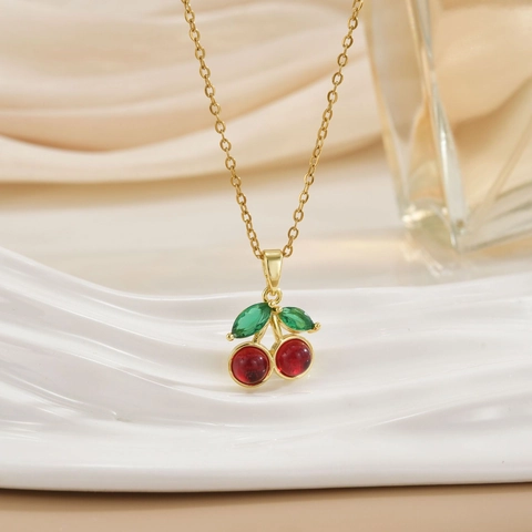 Fresh Copper Cherry Pendant Necklace For Women Sweet Red Green Rhinestone Fruit Clavicle Chain Light Luxury Fashion Jewelry