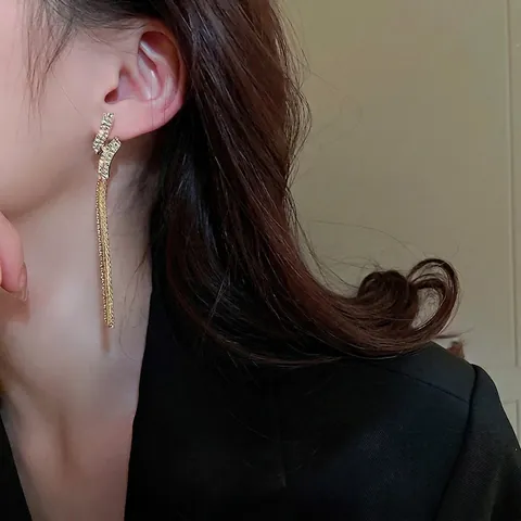 Boucles D'Oreilles Longues À Pampilles Géométriques Torsadées Avec Strass Et Tige En Argent Sterling 925 Bijoux De Luxe Élégants