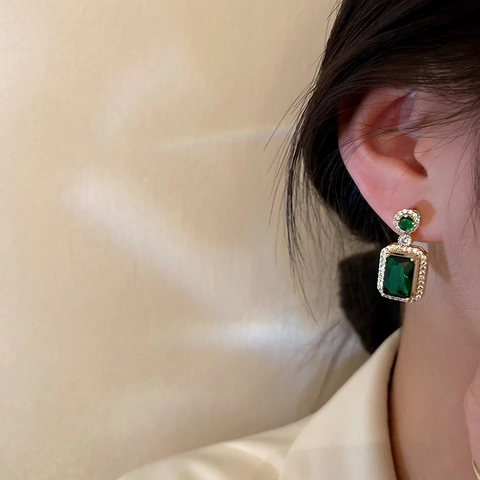 Boucles D'Oreilles Vintage Style Français Cristal Rectangulaire Vert Émeraude Avec Tige En Argent Sterling 925 Et Zircon