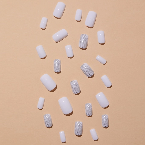 Minimalist White Silver Wave Pattern Press On Nails With Nail File Adhesive Tabs For Women DIY Manicure Full Cover Kit