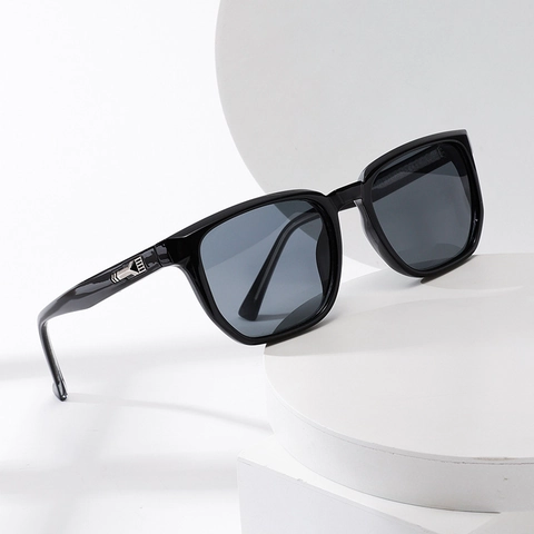 Fashion Square Sunglasses Large Frame UV400 Protection Retro Ins Style Plastic Metal Trendy Eyewear For Men Women