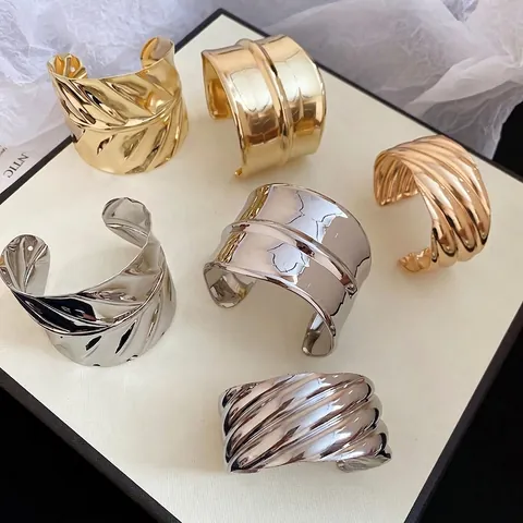 Brede Manchet Armband Geometrische Textuur Open Verstelbaar Metaal Hoogglans Trendy Statement Sieraden Voor Dames