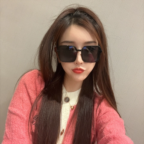 Oversized Square Sunglasses Women Men UV400 Protection PC Frame Resin Lens Fashion Retro Streetwear Ins Style Eyewear