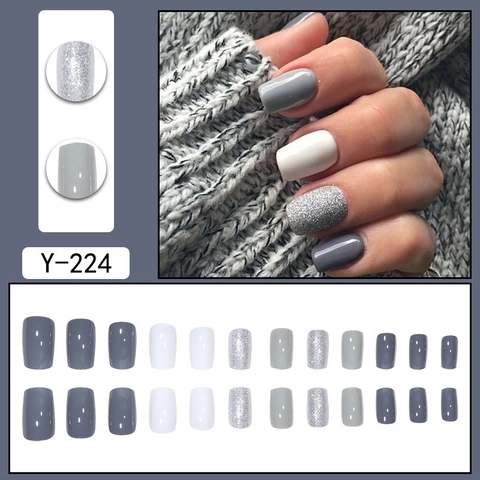 Unghie Finte Corte Quadrate Grigio Bianco Argento Glitterate Lucide Per Donna Uso Quotidiano