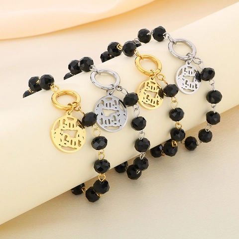 Edelstahl Perlenarmband Mit Schwarzen Facettierten Kristallperlen Und Rundem Hohlbuchstabenanhänger Damen Modeschmuck