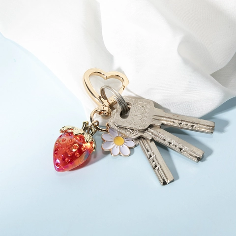 Süßer Erdbeere Herz Schlüsselanhänger Mit Gänseblümchen Anhänger Harz Frucht Taschenanhänger Für Damen Mädchen Deko Geschenk