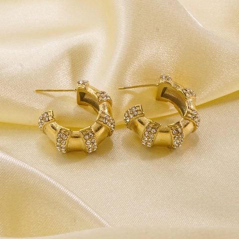 Orecchini a Cerchio a Forma di C in Acciaio al Titanio per Donna a Righe con Strass Intarsiati Oro Argento Gioielli di Moda