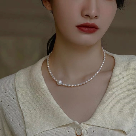 Elegante Collana di Perle d'Acqua Dolce per Donna Vintage Girocollo di Perle di Riso Bianco Gioielli in Rame Fatti a Mano Regalo per Matrimonio Festa