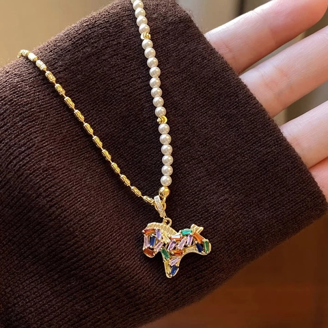 Collana E Orecchini Cavallo Zirconia Cubica Colorata Gioielli Künstliche Perle Rame Placcato Oro Con Perno In Argento Donna