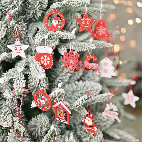 Christmas Wooden Ornaments Natural Wood Painted Pendants Holiday Tree Hanging Decorations Nordic Style Traditional