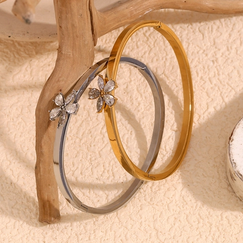 Flower Bangle Bracelet Stainless Steel 18K Gold Plated White Cubic Zirconia Niche Design Elegant Jewelry For Women