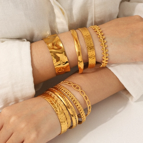 18K Vergoldeter Edelstahl Offene Manschetten Armreif Für Damen Geometrisch Gehämmert Gewebt Bambus Texturierter Armband Schmuck