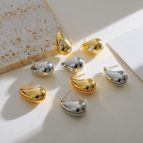 Elegant Brass Teardrop Hollow Rhinestone Stud Earrings For Women Fashion Gold Silver Plated Artificial Pearl Jewelry Accessories