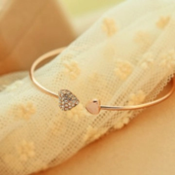 Bracelet Jonc Ouvert En Forme De Coeur Ajustable Alliage Strass Brillant Bijoux Elegants Pour Femmes