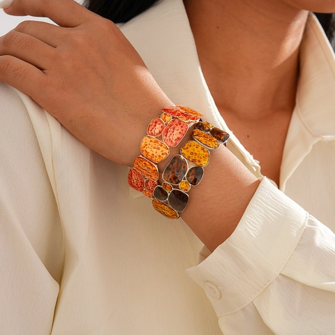 Retro Ethnisch Geometrisches Elastisches Armband Legierung Harz Unregelmäßiges Patchwork Hammerschlag Textur Schmuck Für Damen