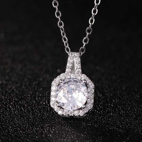 Luxury Copper Zirconia Perfume Bottle Pendant Necklace For Women Full Rhinestone Geometric Inlaid Clavicle Chain Fashion Jewelry Gift
