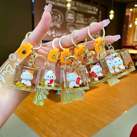 Lucky Cat Liquid Quicksand Keychain Cute Acrylic Cube Pendant With Silicone Strap And Metal Ring New Year Gift Bag Accessory