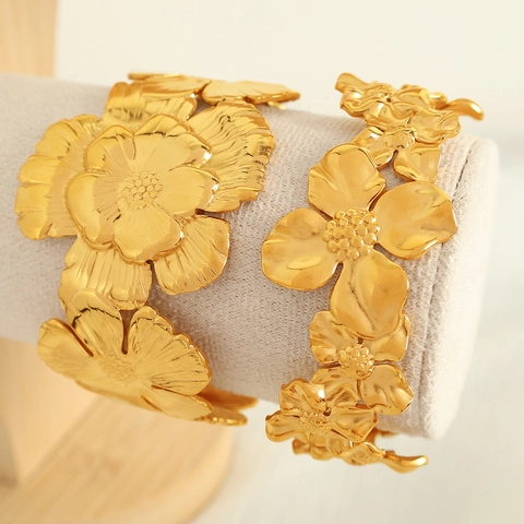 Camellia Bloem Open Manchet Armband Roestvrij Staal Geborsteld Floraal Armband Elegante Sieraden Voor Dames