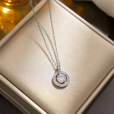Collana con Ciondolo in Strass in Acciaio al Titanio di Lusso per Donna Catena a Clavicola con Doppio Cerchio Intarsiato Oro Argento Gioielli Eleganti