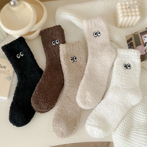 Damen Schlaf Socken Korallenfleece Verdickt Warm Zuhause Mittelhoch Cartoon Augen Stickerei Einfarbig Weich Gemütlich