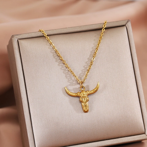 Bull Head Pendant Necklace With Stainless Steel Chain And Alloy Skull Charm For Women Western Vintage Clavicle Jewelry