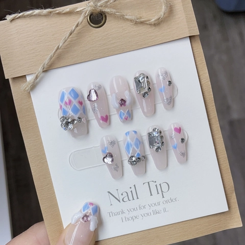 Faux Ongles Faits À La Main Avec Ailes D'ange 3D Cœur Forme Cercueil Strass De Luxe Réutilisables