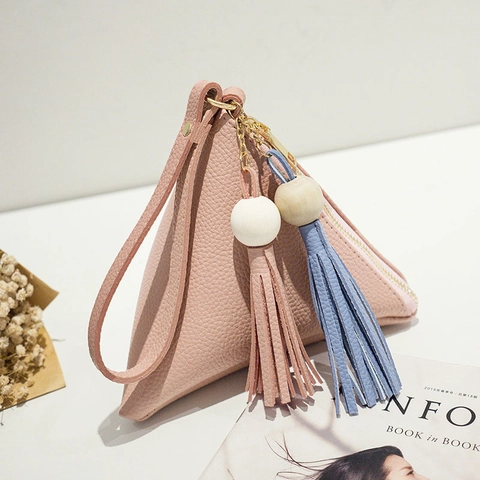 Women Triangle Coin Purse Litchi Pattern PU Leather Wristlet Bag Tassel Wood Beads Portable Zipper Pouch