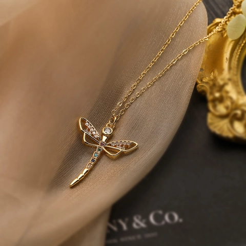 Collana Con Pendente A Libellula Placcata In Oro 18K Rame Con Zirconi Colorati Gioielli A Catena Di Clavicole Chic Per Le Donne