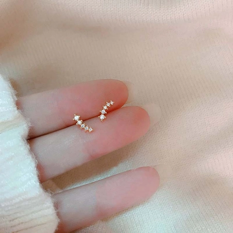 Gebogen Rij Knopoorbellen 925 Sterling Zilver Met Wit Zirkoon Verloop Glanzende Minimalistische Sieraden