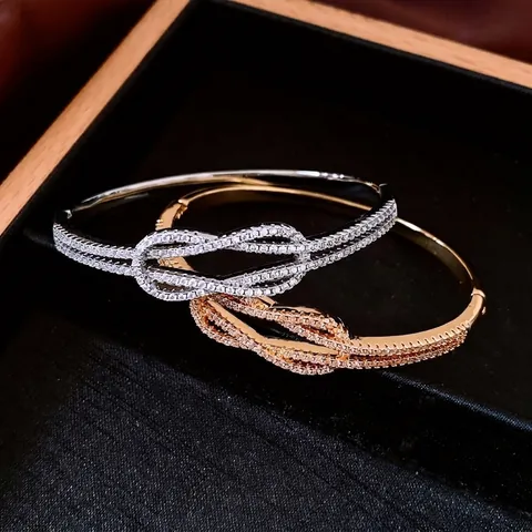 Knoten Armreif Für Damen 18K Vergoldetes Kupfer Pavé Zirkonia Hohl Unendlich Design Mode Luxus Armband
