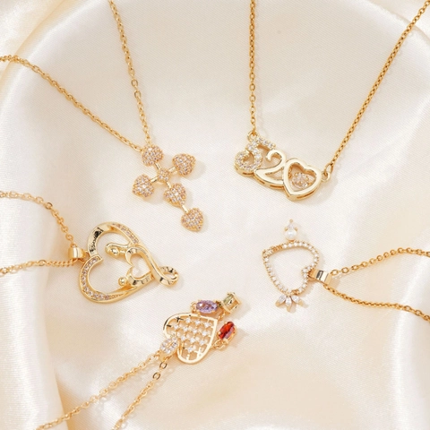 Moda Collana Pendente Cuore in Rame Placcato Oro Design 520 Cavo Strass Catena Della Clavicofila per Gioielli Donna Regalo
